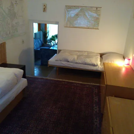 Apartman Tripokojovy Byt 100m2 S Terasou A Zahradou 300m2
