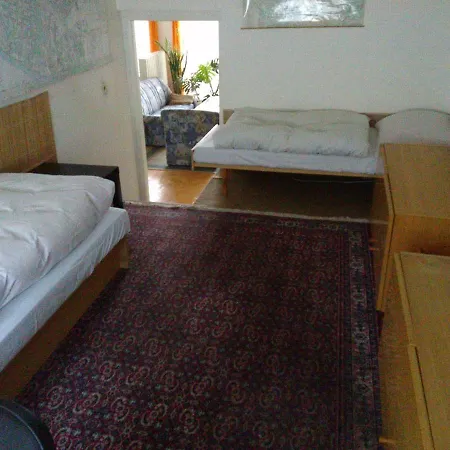 Apartman Tripokojovy Byt 100m2 S Terasou A Zahradou 300m2 *